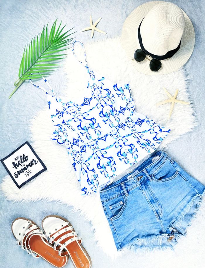 Débardeur blanc à motifs bleus-T.M ou T.38 🖤