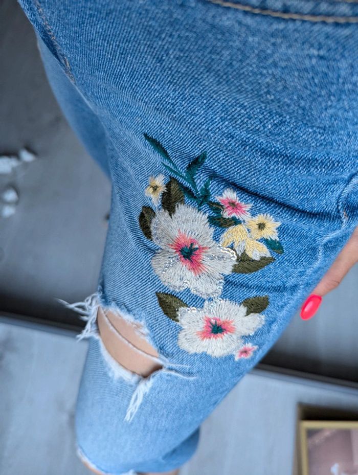 Jean Hollister fleurs brodées - photo numéro 3