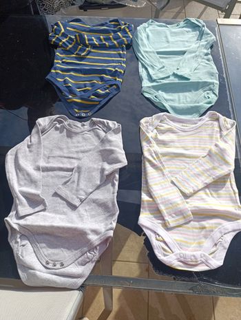 Lots 4 bodys lupilu 12 mois