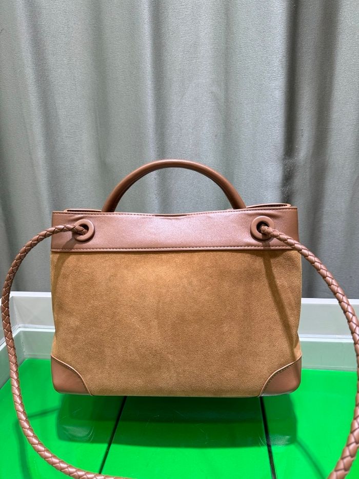 BOTTEGA VENETA Winter24 - photo numéro 3