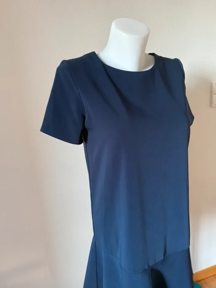 Robe mango bleu marine en très bon état taille S - photo numéro 2