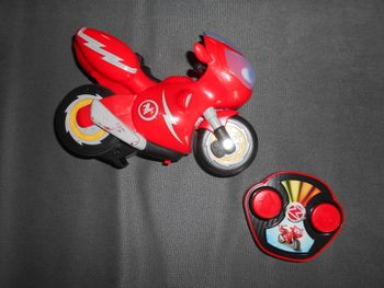 Ricky Zoom, la moto télécommandée (Tomy)