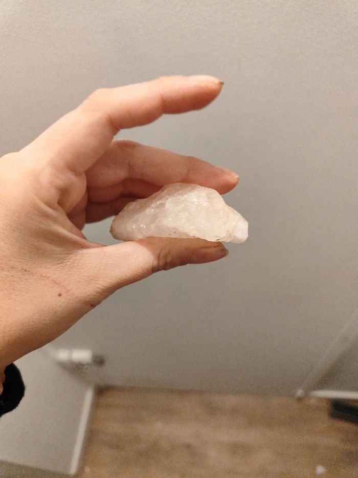Pierre brute de quartz rose 74g - photo numéro 5