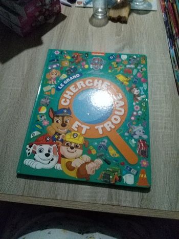 Livre pat patrouille cherche et trouve