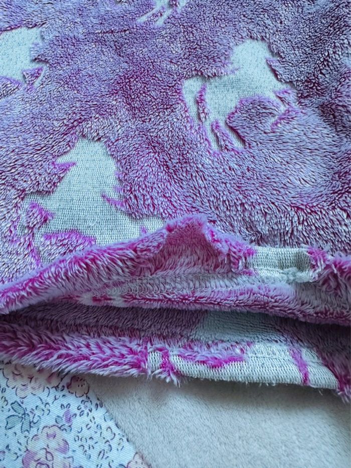 Haut de pyjama rose licorne qui brille la nuit 2-3 ans - photo numéro 5