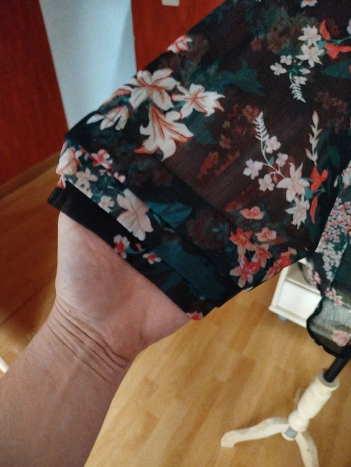 Chemisier fleuri en transparence - photo numéro 11