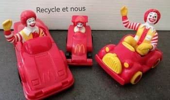 Lot de 3 véhicules MC Donald