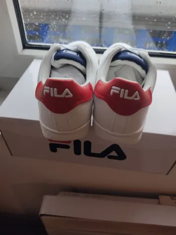 Fila crosscourt baskets basses blanc rouge taille 39