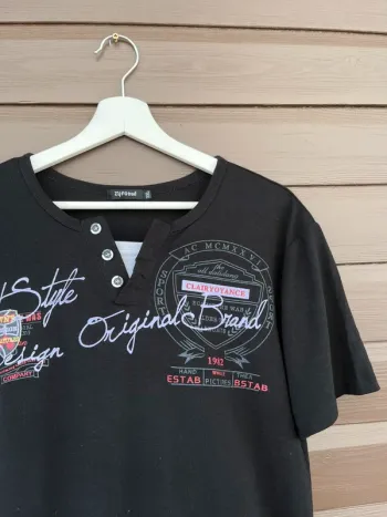 T-shirt à motifs