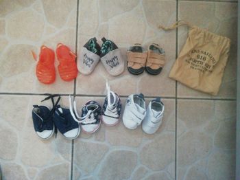Lot de chaussures bébé