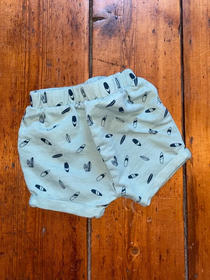 Short 3 mois