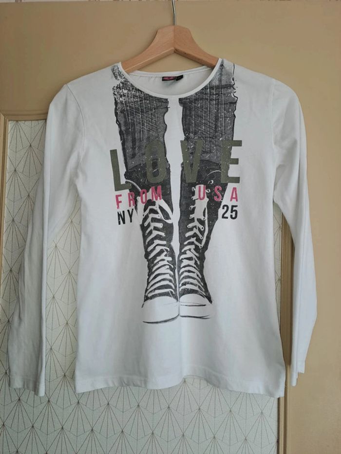 T-shirt fille 16 ans biloo 1 micro tache sous l'aisselle ne se voit pas