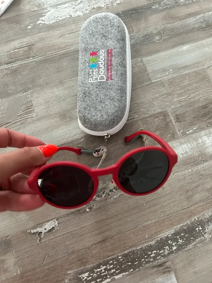 Lunette soleil enfant