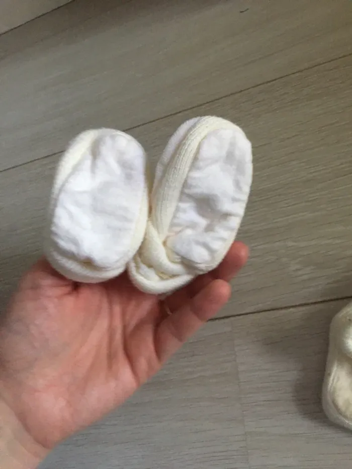 Lot 2 paires de chaussons naissance neufs - photo numéro 6