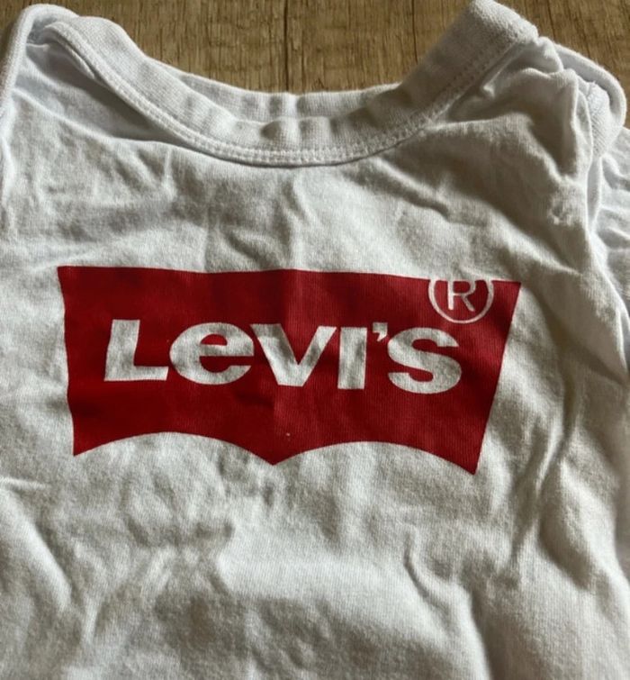Body Levi’s 3 mois - photo numéro 2