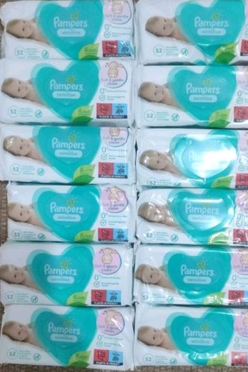 12 paquet de 52 lingettes pampers Sensitive neuf