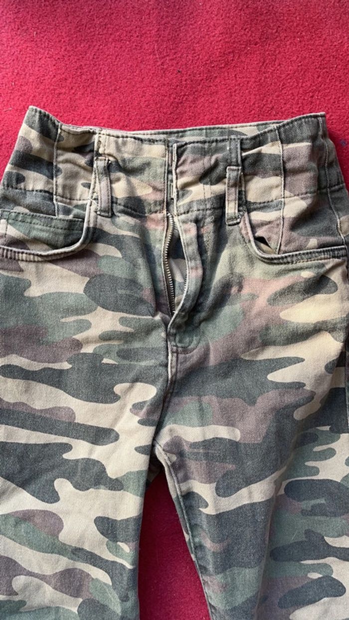 Jean camouflage taille 32 - photo numéro 2