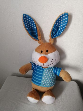 peluche lapin