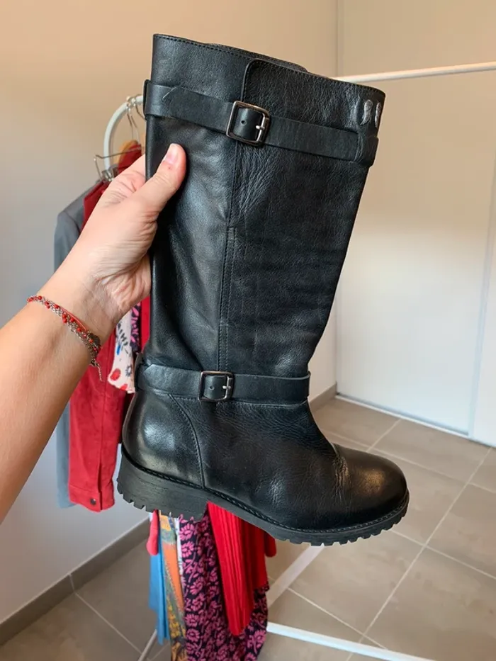 Bottes en cuir neuves Bérénice taille 37 - photo numéro 2