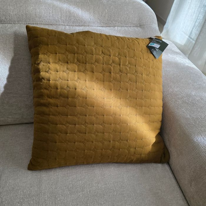 Lot de 2 coussins neufs Benito Moutarde - photo numéro 2