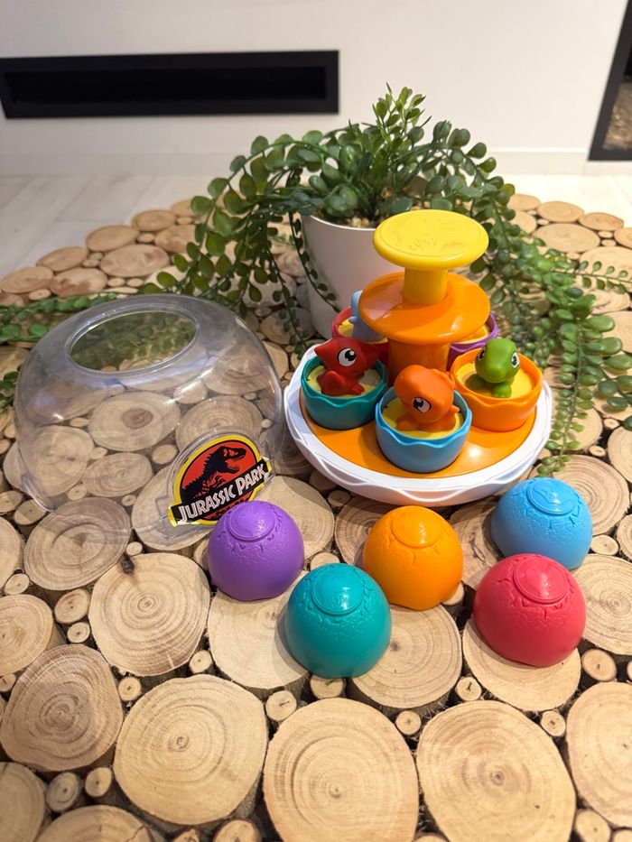Toupie œuf dinosaures Jurassic Park jouet