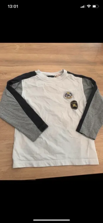 T-shirt Burberry taille 6 ans