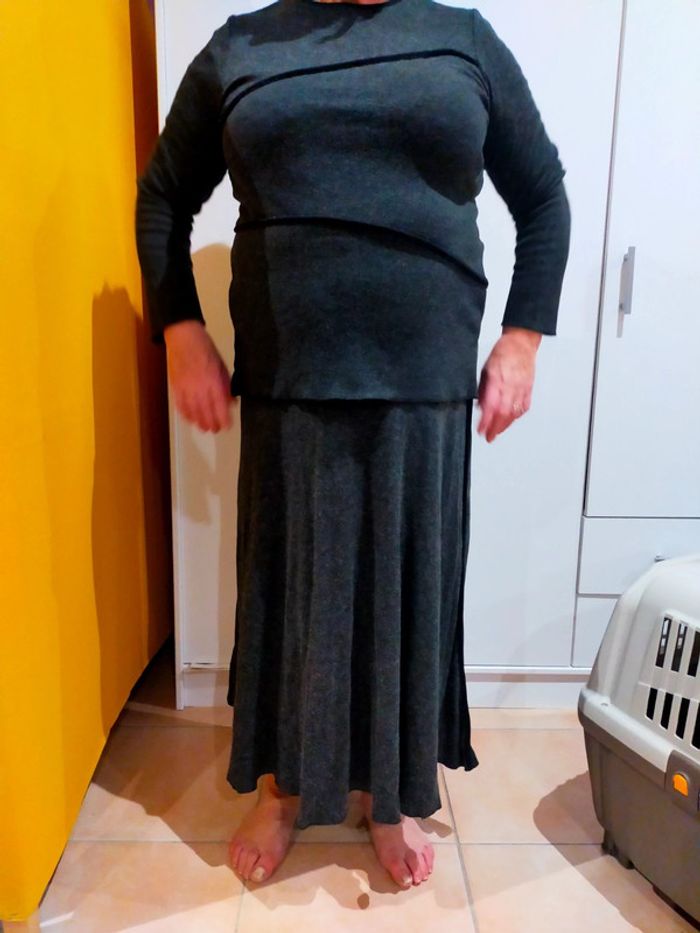 Ensemble jupe et tee shirt manche longue gris
