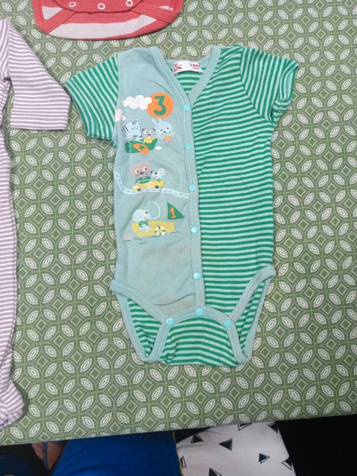 Lot de vêtements bébé garçon taille 3m - photo numéro 18