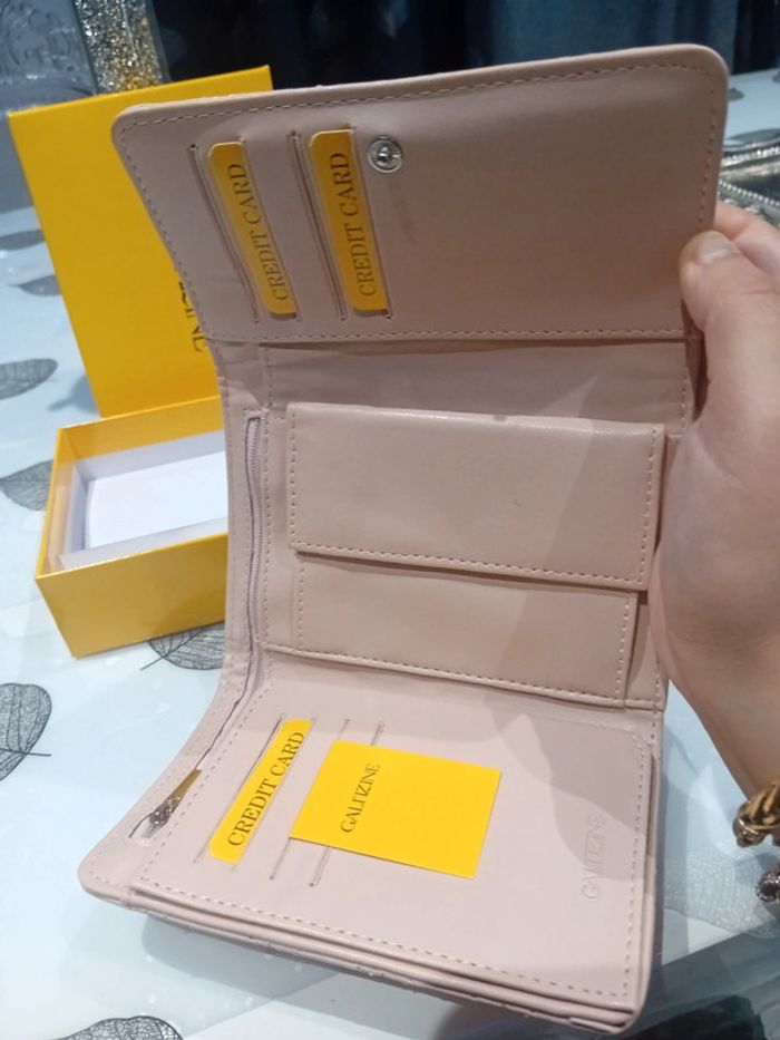 Porte feuille de la marque galitzine - photo numéro 4
