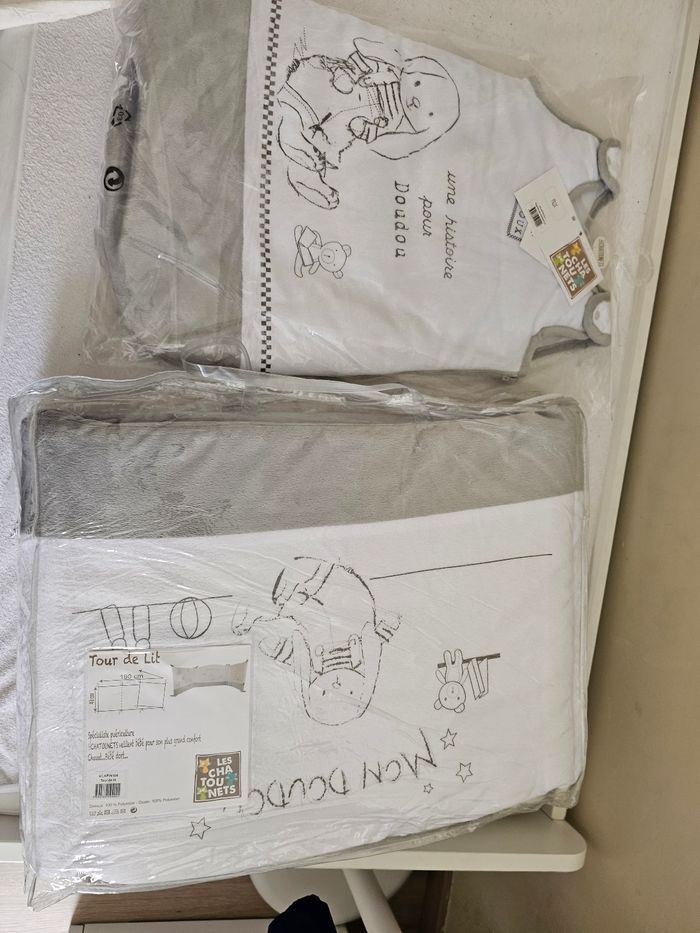 Tour de lit et gigoteuse bébé neuf - photo numéro 2