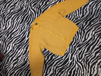 Gilet - Cardigan Kiabi Taille 10 ans - Jaune moutarde