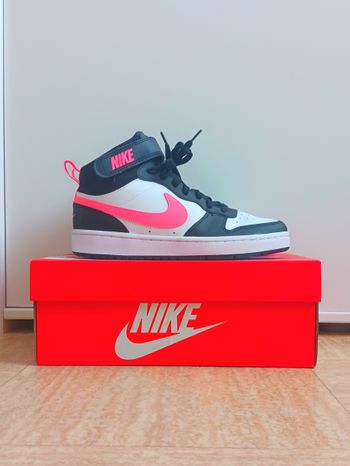 Baskets nike fille 37,5