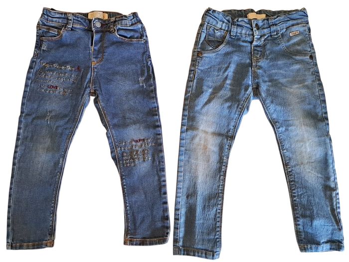 Lot de 2 jeans fille 4 ans TBE