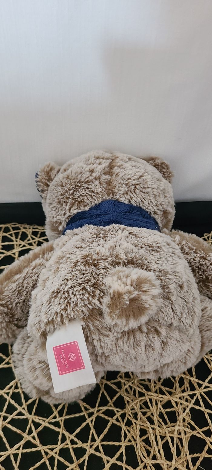 Peluche ours FRANCOISE SAGET gris écharpe bleue nez en coeur assis - photo numéro 3