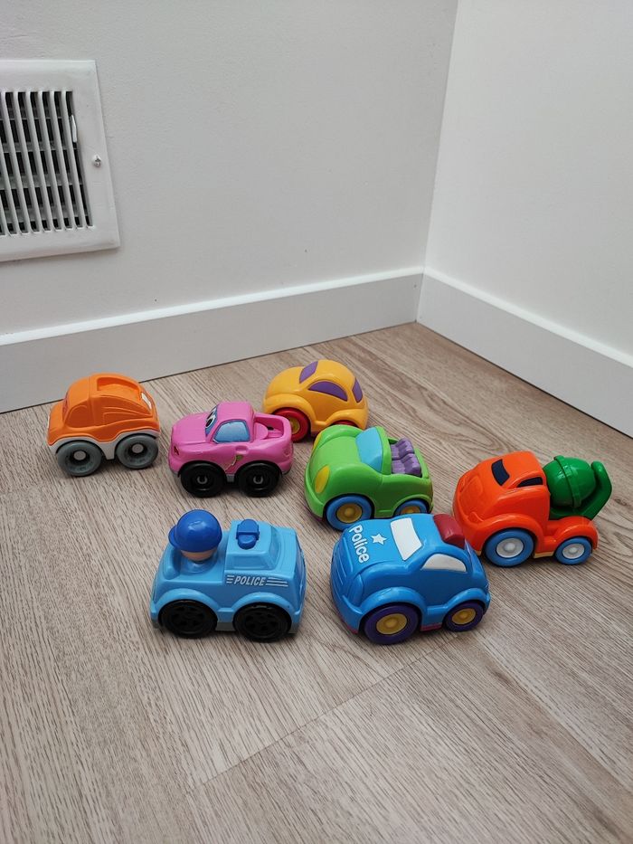 Lot de 7 petites voitures enfants - photo numéro 2