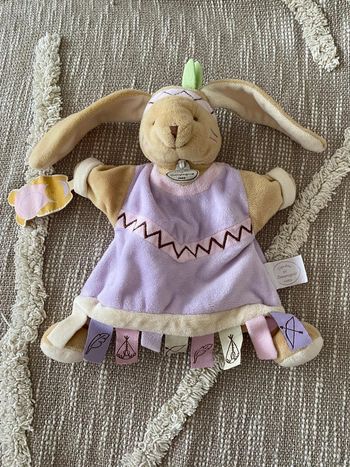 Peluche doudou et compagnie marionnette 27cm lapin indien beige marron et violet très bon état