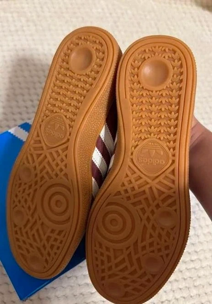 Adidas HANDBALL SPEZIAL  taille 42 - photo numéro 4