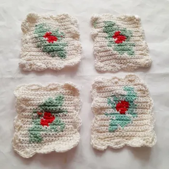 Lot de 4 sous verres de Noël motif houx fait main au crochet