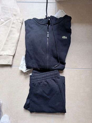 Survetement lacoste  taille 5 