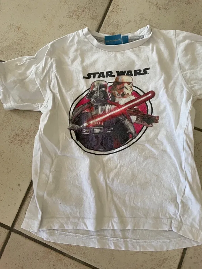 2 teeshirts Star Wars 6ans manches courtes - photo numéro 2