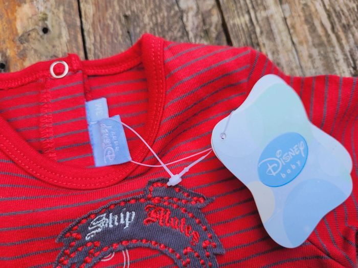 Superbe pyjama grenouillère Disney Mickey en pirate, rouge et grise, 3 mois, neuf avec étiquette - photo numéro 3