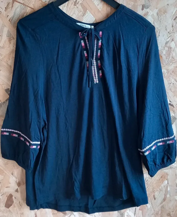 Haut Femme CECIL Taille S ( Voir Taille M )