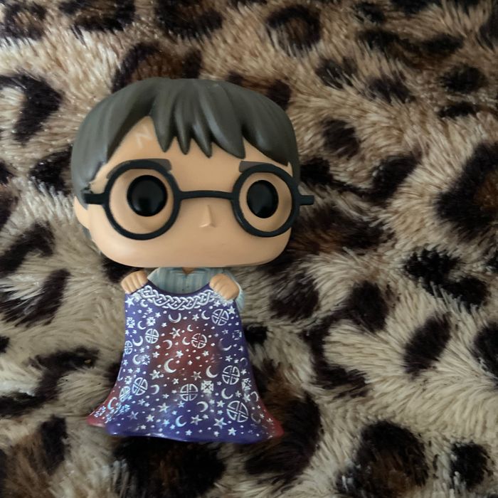 Funko pop Harry Potter avec cape d’invisibilité