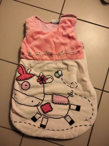 Gigoteuse bébé fille