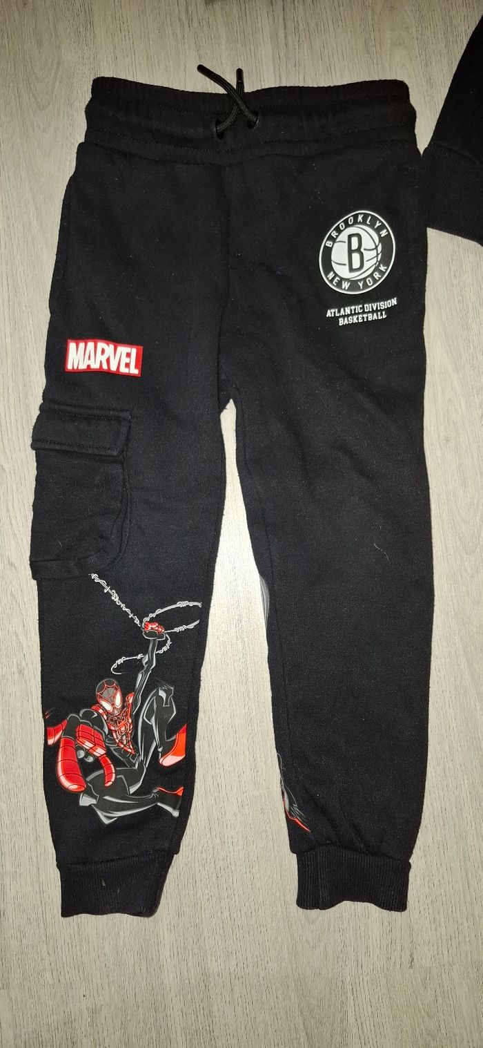Ensemble officiel NBA et Marvel spider man taille 4-5 ans - photo numéro 3