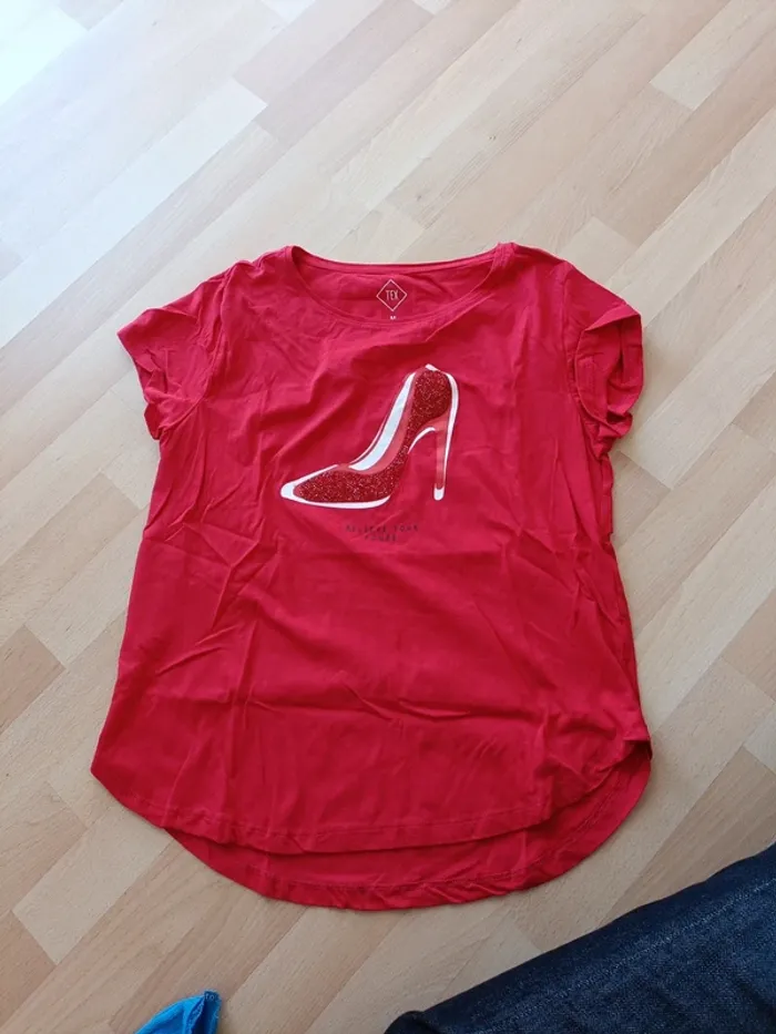 Tee-shirt manches courtes rouge