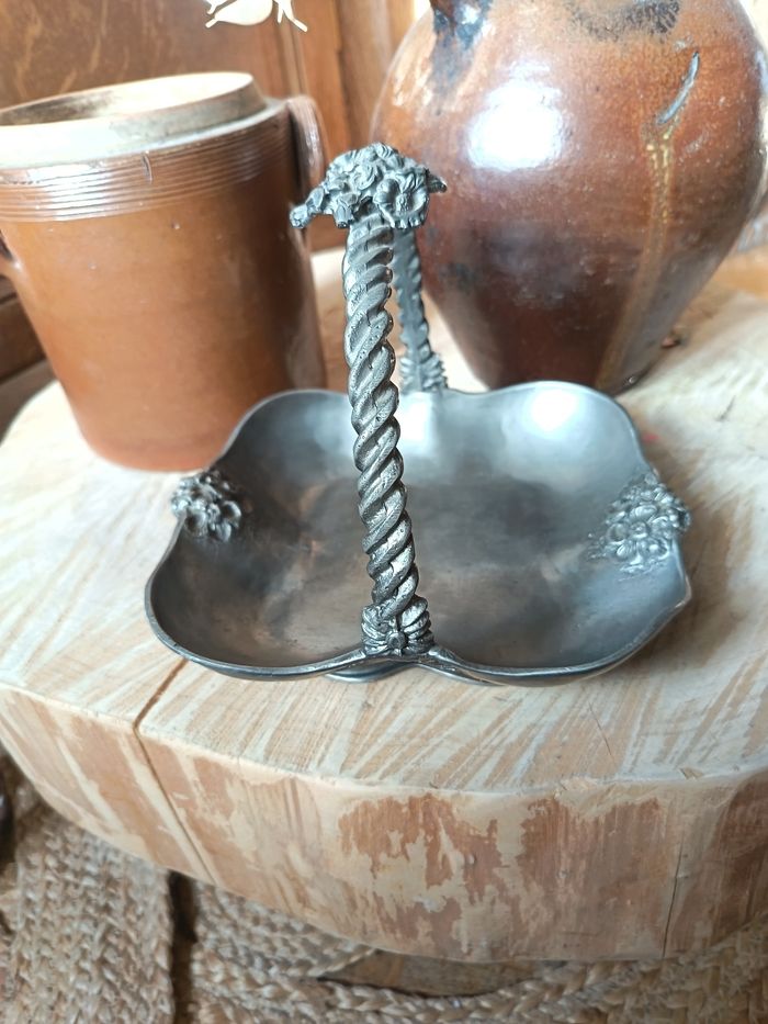 Corbeille en Étain