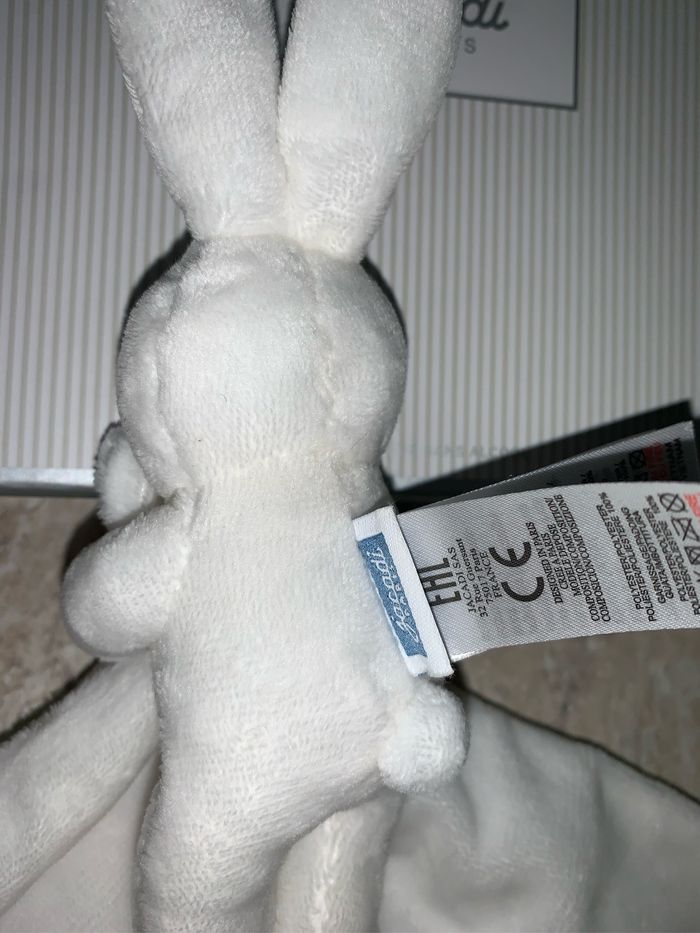 Doudou lapin Jacadi neuf - photo numéro 3