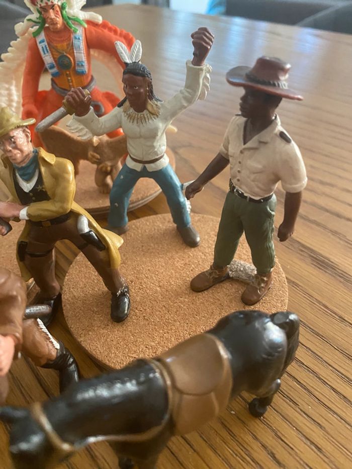 Lot de figurines cowboys et indiens - photo numéro 5