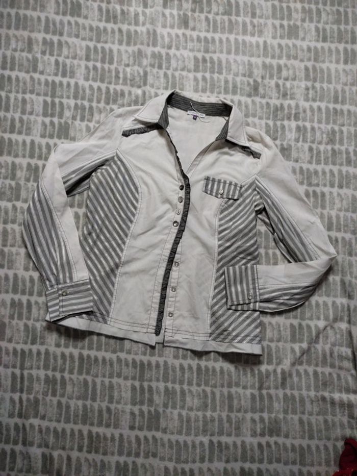 Chemise manches longues blanc et gris argenté rayures Patrice bréal taille 38 - photo numéro 1